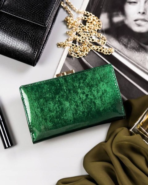 Skórzany portfel damski na bigiel i zatrzask - Rovicky