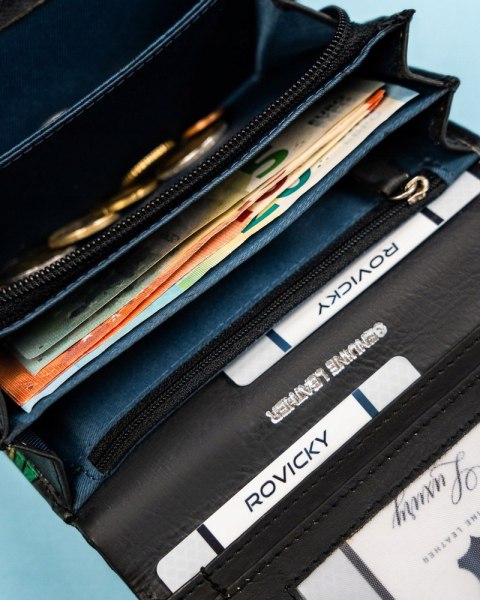 Pojemny, skórzany portfel damski na zatrzask - Rovicky