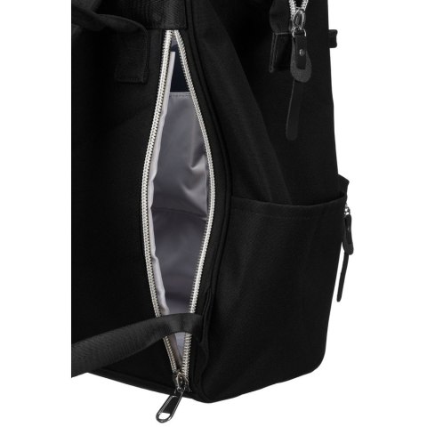 Duży plecak damski z poliestru w czarnym kolorze z miejscem na laptopa i portem USB - Peterson