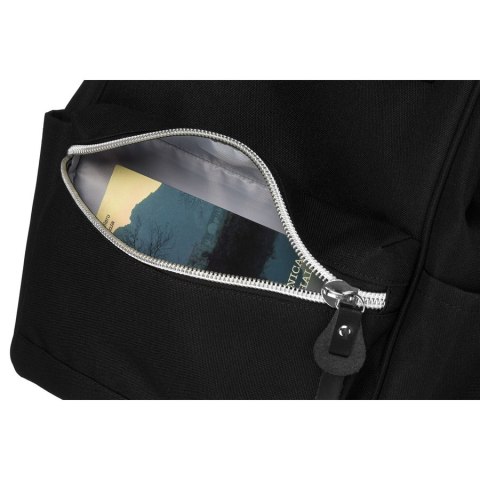 Duży plecak damski z poliestru w czarnym kolorze z miejscem na laptopa i portem USB - Peterson