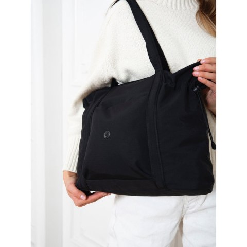 Czarna shopperka damska zawieszona na wygodnych uchwytach, zamykana na suwak - Peterson