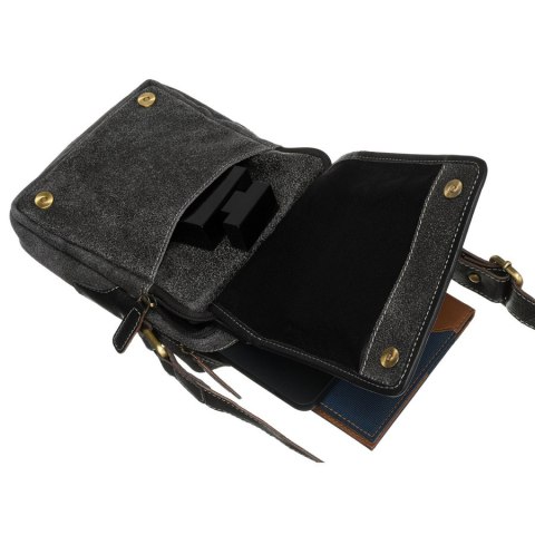 Klasyczna, czarna listonoszka męska ze skóry naturalnej zawieszona na regulowanym pasku - Peterson