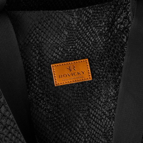 Duży shopper damski z poliestru w czarnym kolorze pokryty zwierzęcym wzorem - Rovicky