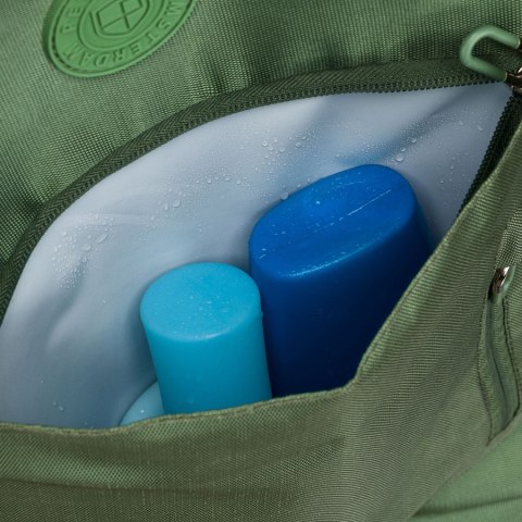 Zielony plecak podróżny z miejscem na laptopa i portem USB - Peterson Zielony plecak podróżny z miejscem na laptopa i portem USB - Peterson