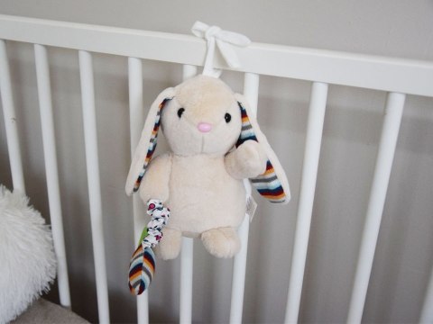 Pluszowy króliczek pozytywka przytulanka maskotka kołysanka ZA5585