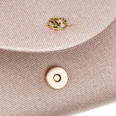 Beżowa, brokatowa kopertówka damska wykonana z tkaniny syntetycznej, zapinana klipsem magnetycznym - Rovicky