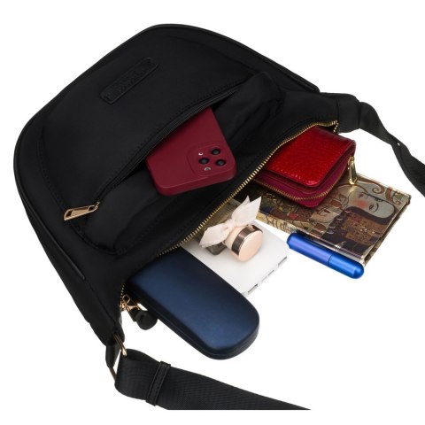 Czarna listonoszka damska wykonana z nylonu, zawieszona na regulowanym pasku - Peterson