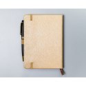 Beżowy notes w formacie B6 zadrukowany w kropki, wyposażony w gumkę zamykającą - Peterson