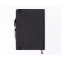 Czarny notes w formacie B5 zadrukowany w kropki, wyposażony w gumkę zamykającą - Peterson