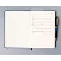 Niebieski notes w twardej oprawie formacie A5 zadrukowany w linie, wyposażony w gumkę zamykającą - Peterson