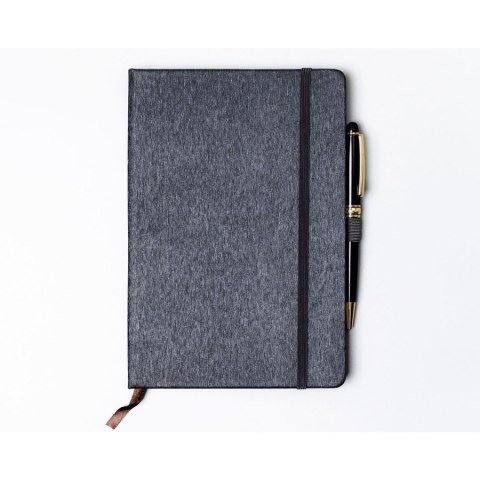 Notes w formacie A5 w szarym kolorze, wyposażony w gumkę zamykającą - Peterson