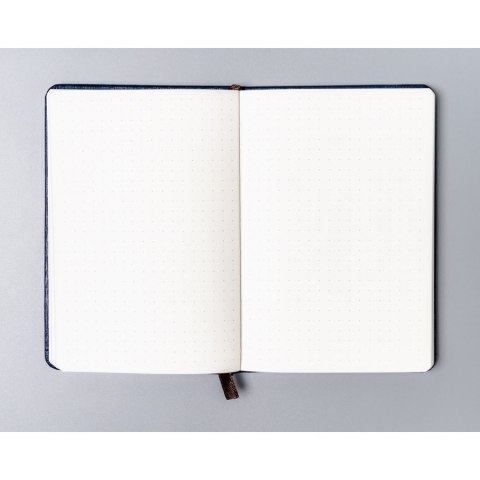 Notes w formacie A6 w granatowym kolorze zadrukowany w kropki - Peterson