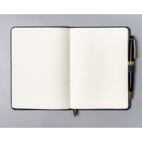 Notes w twardej oprawie w formacie B6 w szarym kolorze,zadrukowany w kropki - Peterson