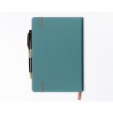 Zielony notes w twardej oprawie formacie A5 zadrukowany w linie, wyposażony w pętelkę na długopis - Peterson