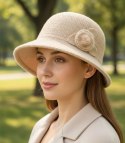 Kapelusz damski cloche naszywka kwiat (Beżowy)