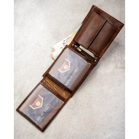 Duży, brązowy, skórzany portfel męski wyposażony w system RFID - Peterson